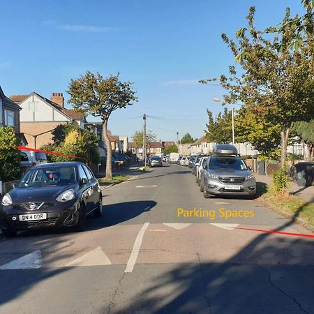 Cozy And Spacious Doublebed Room In Chingford Room 2 Waltham Forest Exterior photo